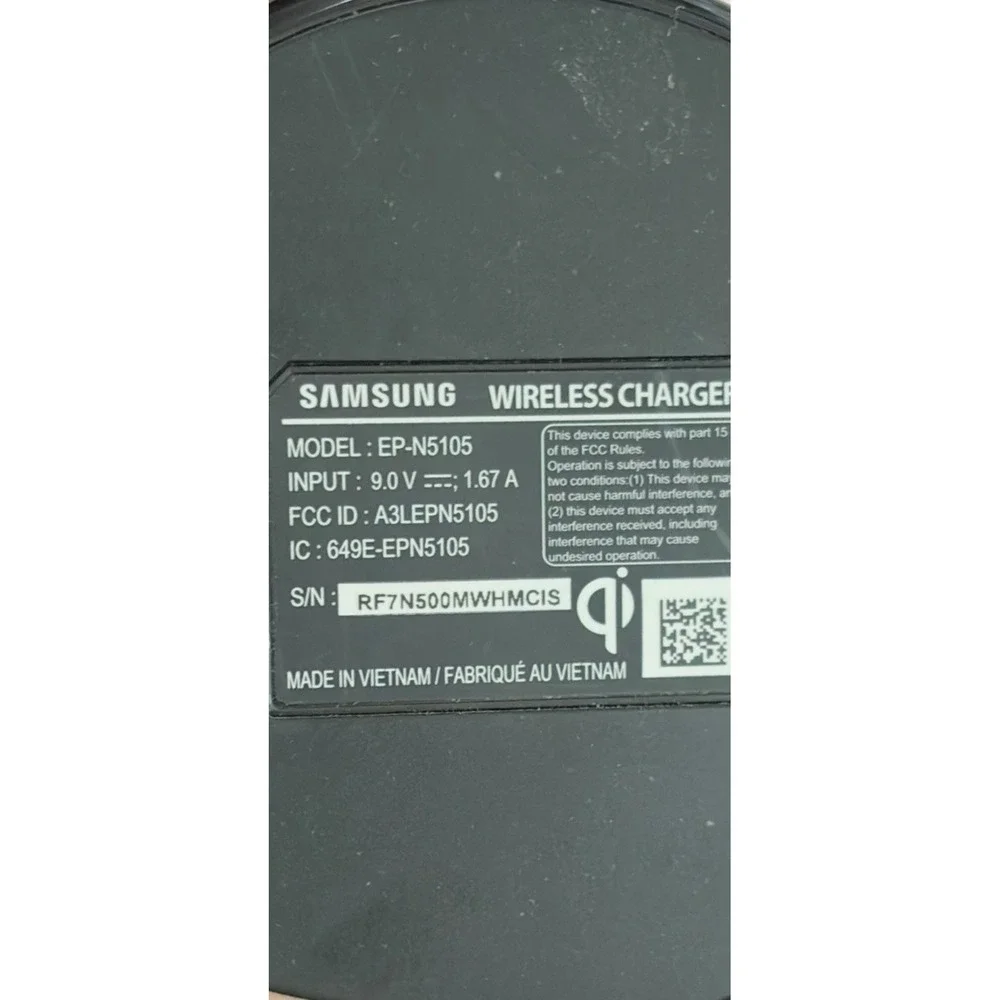 Samsung EP-N5105 Qi-Certified Fast Wireless Charging Stand + Warner USB Cable